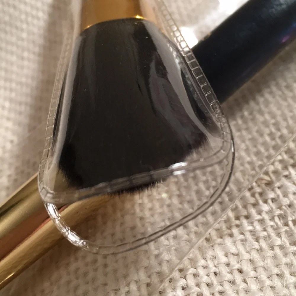NWOT make-up brush Elizabeth Arden and Fantaisie brand